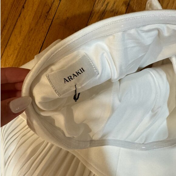 ARAKII Dress - Picture 2 of 3